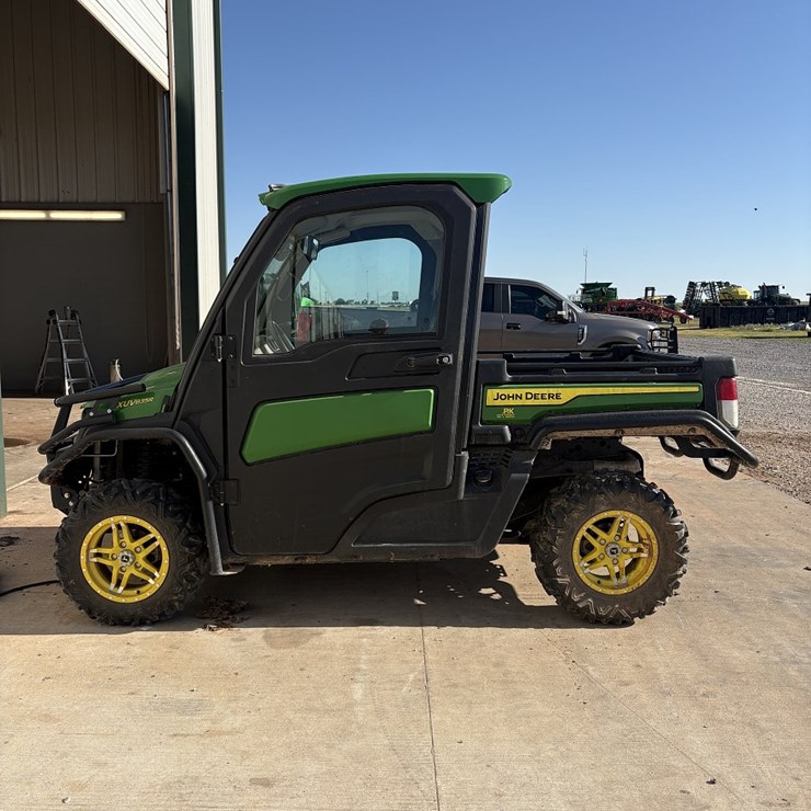 2021 JOHN DEERE GATOR