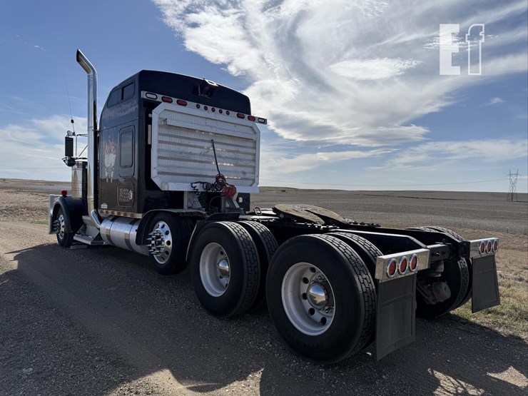 2001-kenworth-w900-image-4