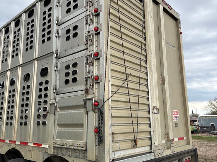 2008-wilson-livestock-trailer-image-41