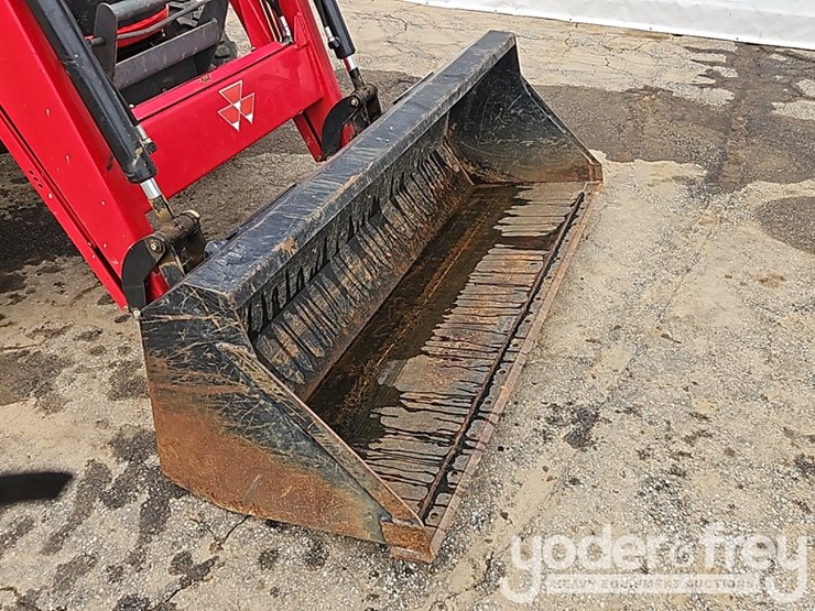 2014-massey-ferguson-1749-image-12
