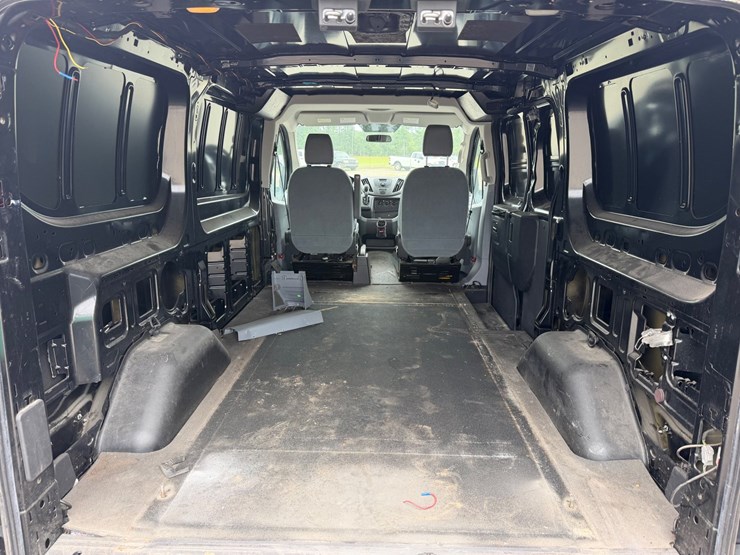 2015-ford-transit-image-7