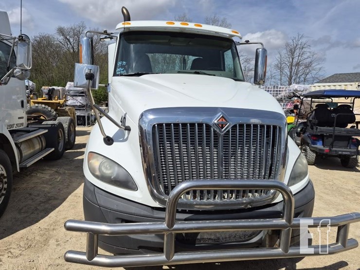2014-international-prostar-image-6