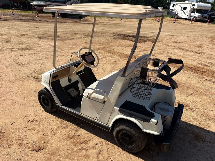 yamaha-2-seater-36v-golf-cart-image-2