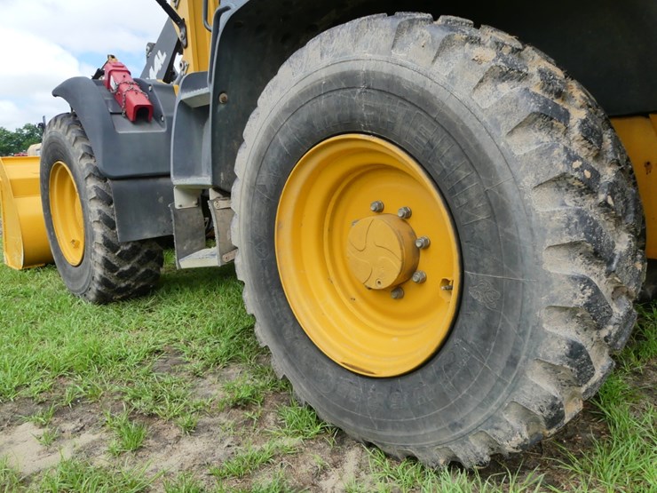 deere-344l-image-10