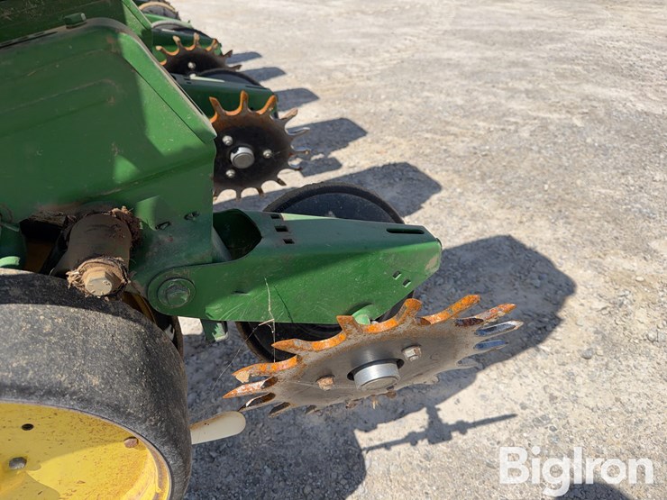 john-deere-7000-image-16