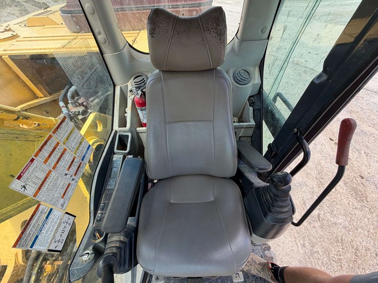 2011-kobelco-sk350-9-image-25