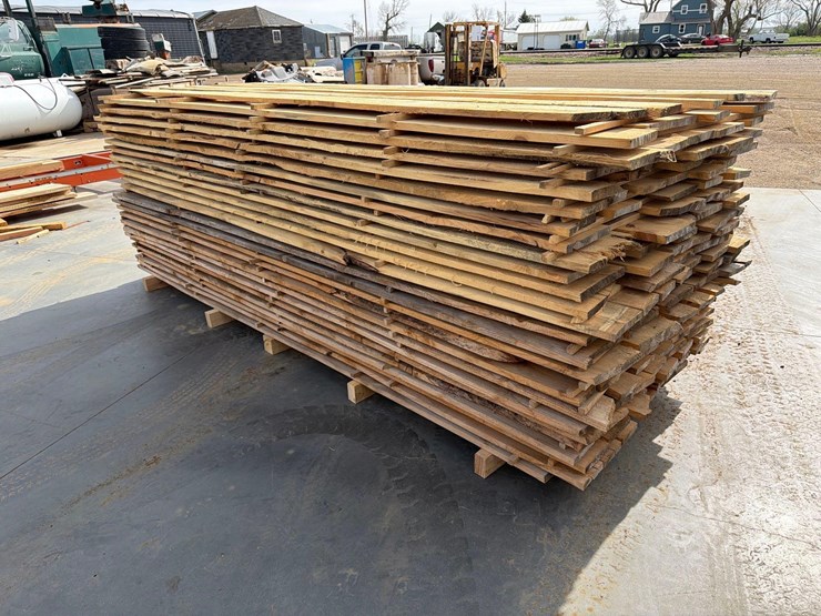 rough-saw-pine-lumber-image-2