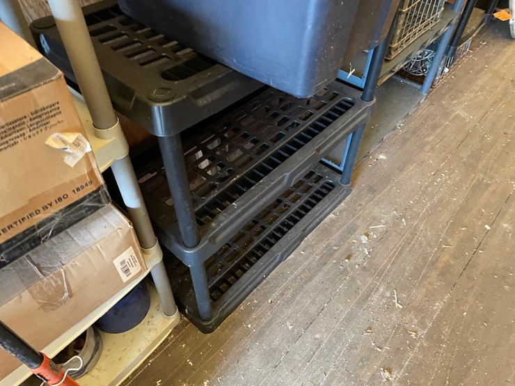 #7089-•-dolly,-shelves-and-contents-image-7
