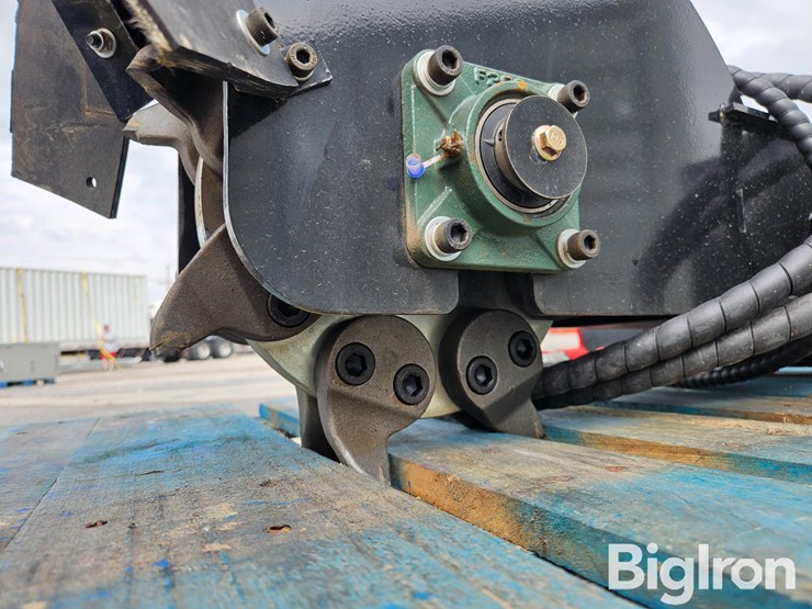 2026-massey-ferguson-730-image-16