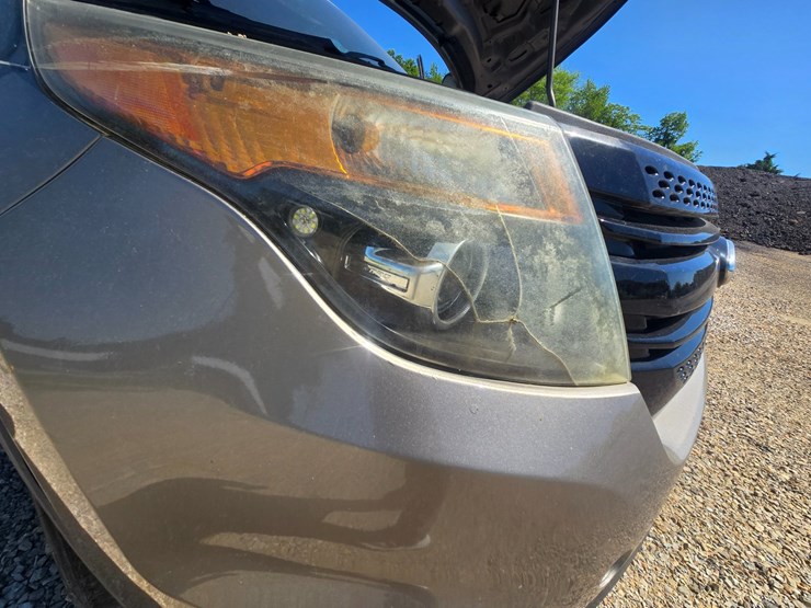 2015-ford-explorer-image-67