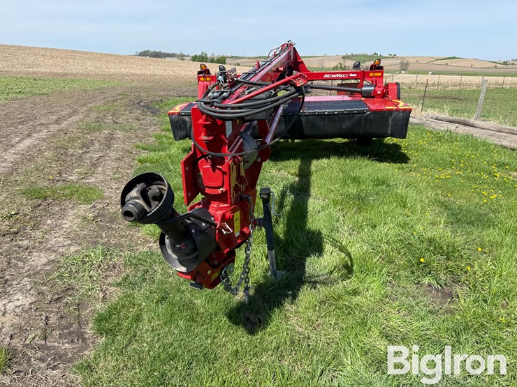 2021-new-holland-1000-image-2