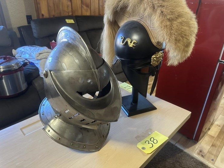 antique-helmets-image-2