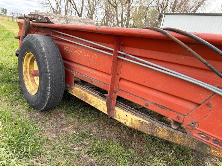 new-holland-512-image-7