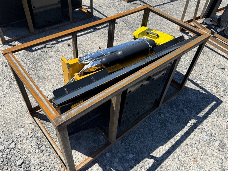 #45362-•-unused-agt-pd680-hydraulic-hammer-pd680pz26020502a-image-1