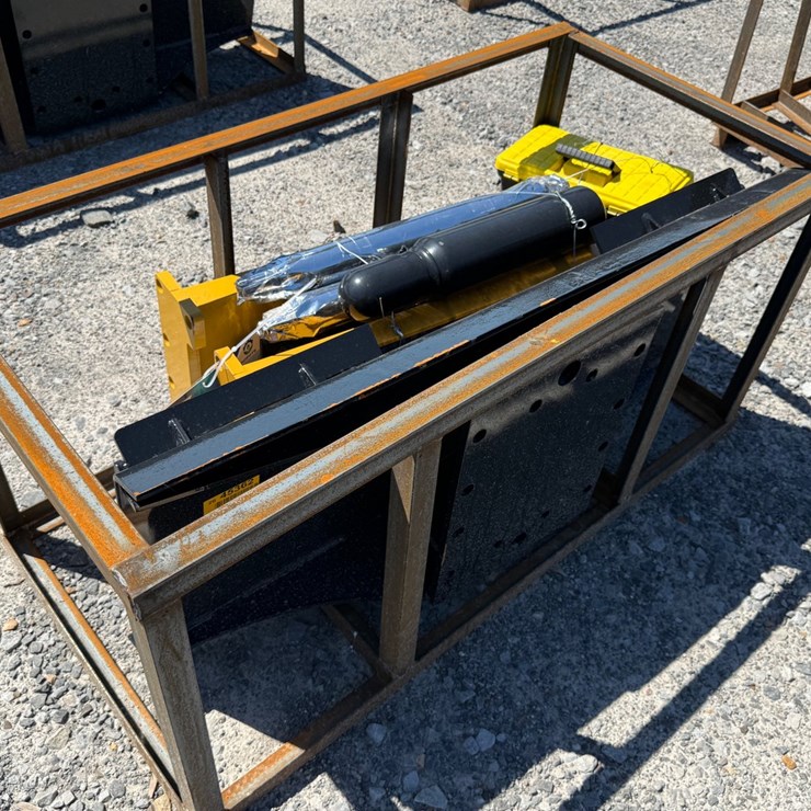 #45362 • Unused AGT PD680 Hydraulic Hammer PD680PZ26020502A