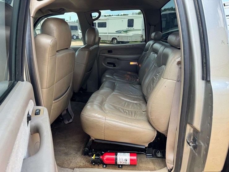 2002-gmc-sierra-3500-image-18