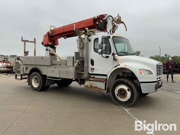 2012-freightliner-m2-106-image-3