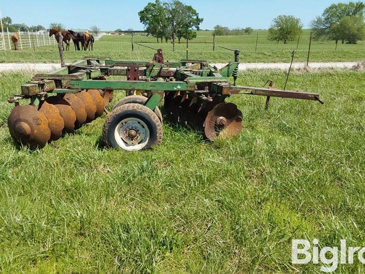 john-deere-12-image-4