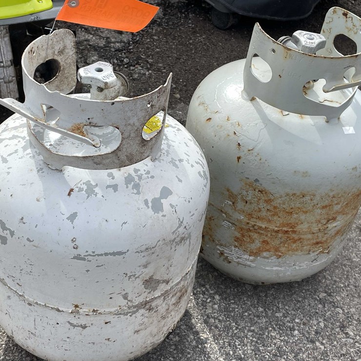 #9079 • (2) Propane Tanks (O3)