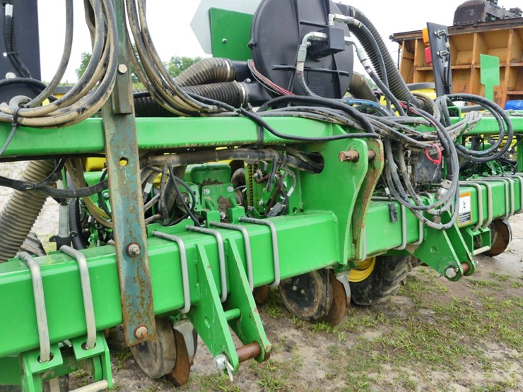 john-deere-1705-image-6