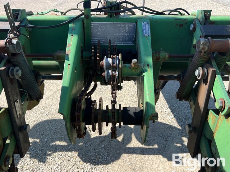john-deere-7000-image-11