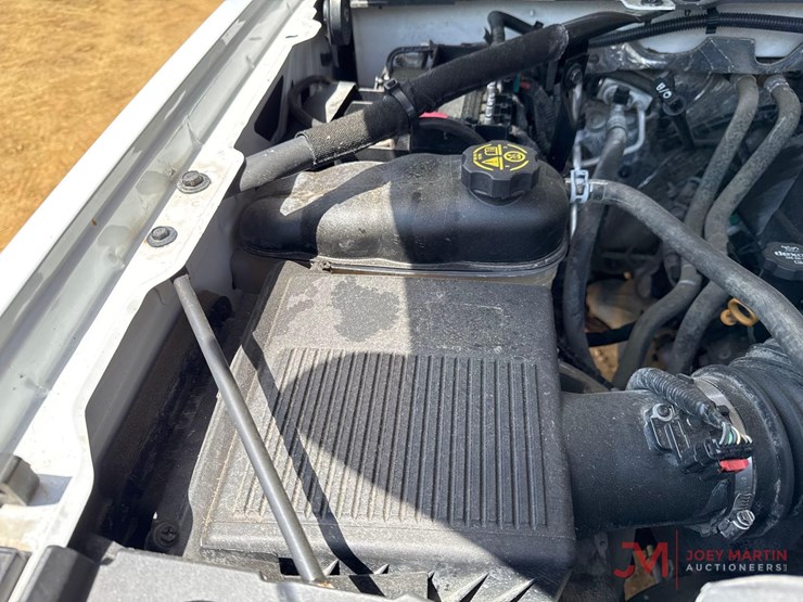 2016-chevrolet-silverado-2500-image-15