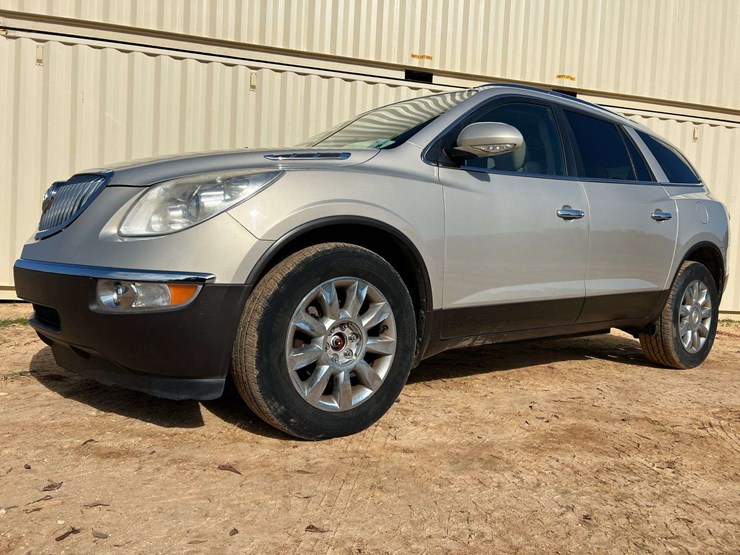 2011-buick-enclave-cxl-image-1