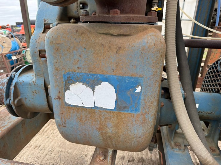 #3889-•-towable-water-pump-image-21