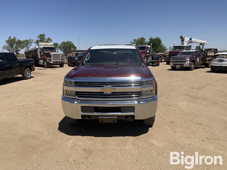 2018-chevrolet-silverado-2500-image-2