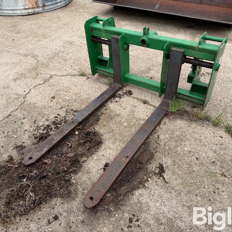 John Deere Pallet Forks
