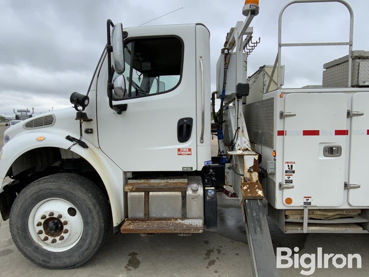2016-freightliner-m2-106-image-20