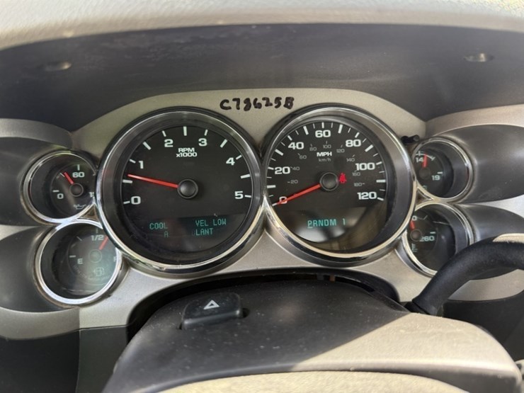 2014-gmc-sierra-3500-image-28
