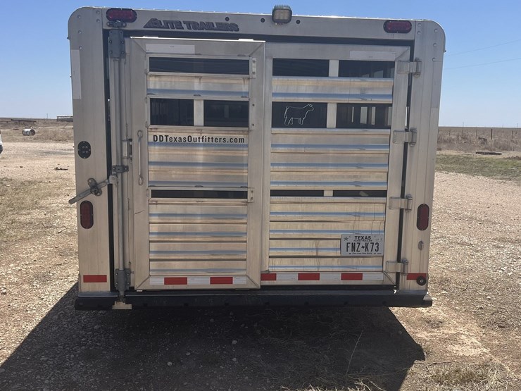 2015-elite-8'x26'-lowpro-livestock-trailer-image-5