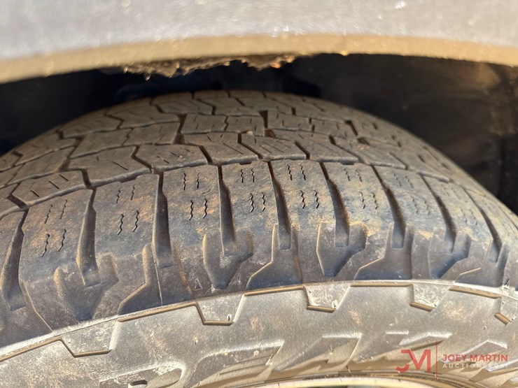 2020-ford-explorer-image-9