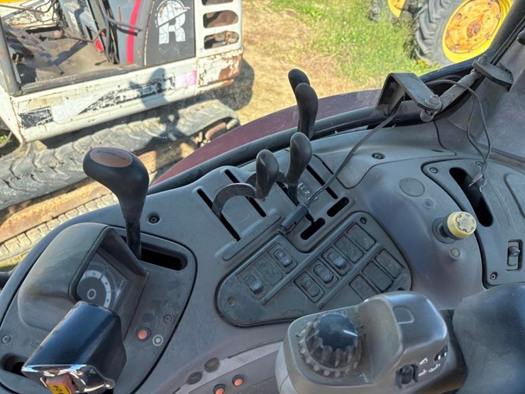 case-mxu125-tractor-image-22