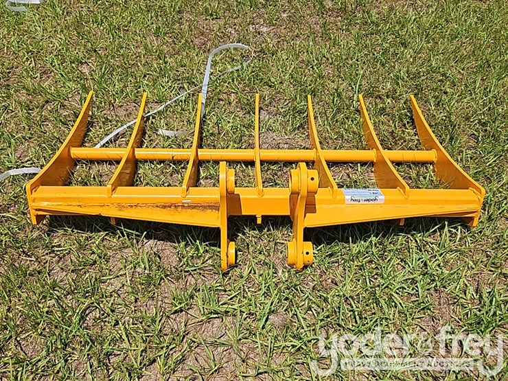 2026-caterpillar-303-image-4