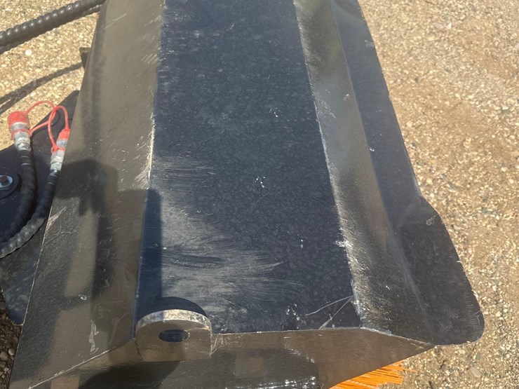 new-mini-skid-broom-image-2