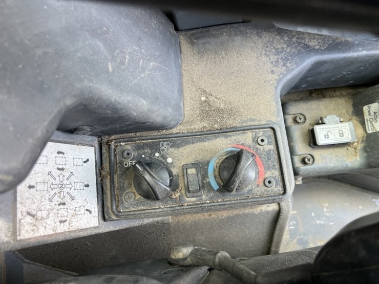 2016-takeuchi-tl10-image-32