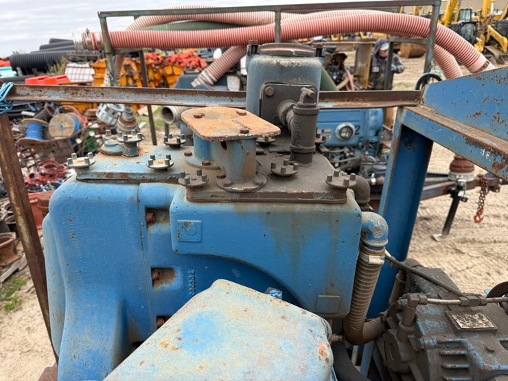 #3890-•-towable-water-pump-image-23