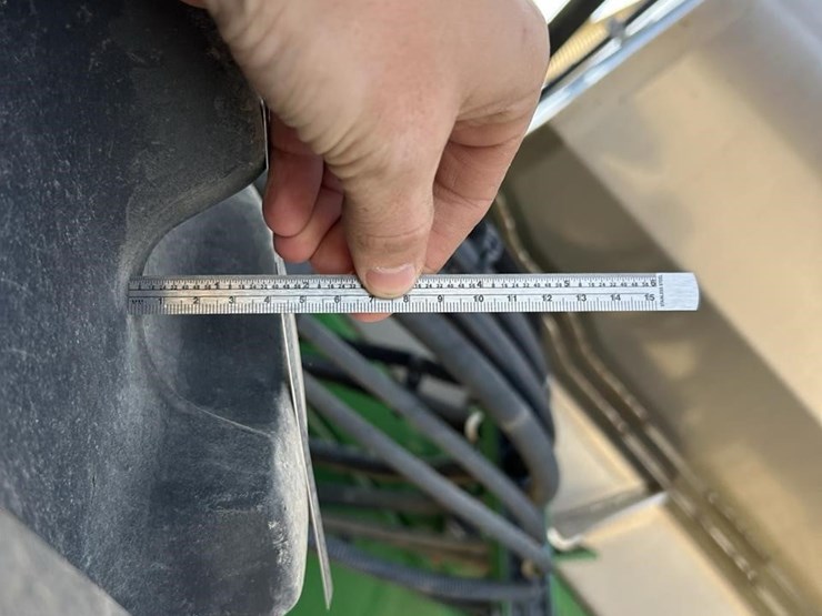 2020-john-deere-r4045-image-30