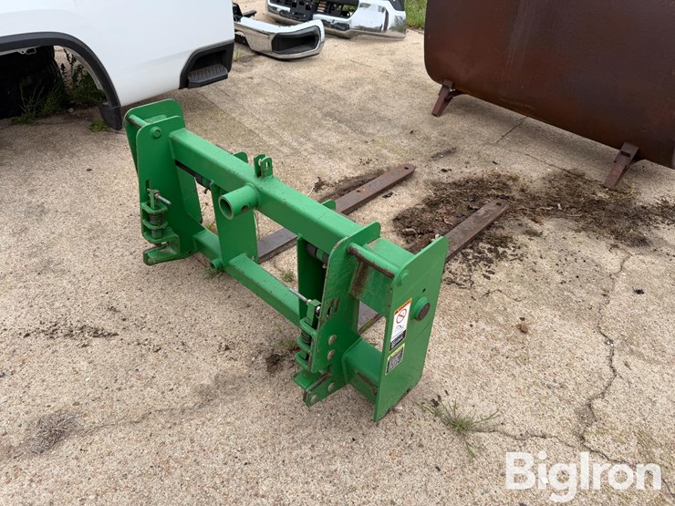 john-deere-pallet-forks-image-5