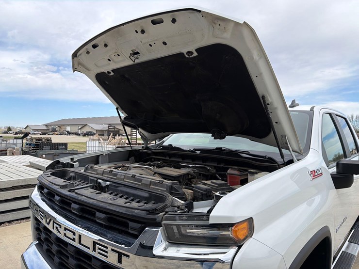 2021-chevrolet-2500hd-image-63