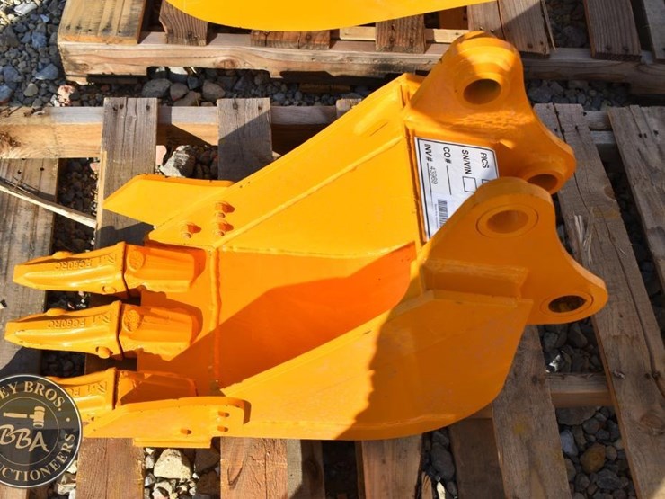 caterpillar-303-image-2