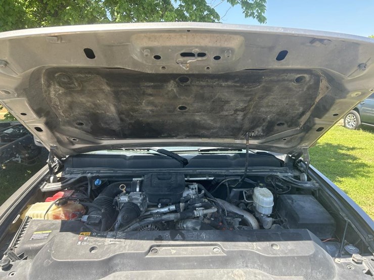2013-chevrolet-silverado-2500-lt-image-19