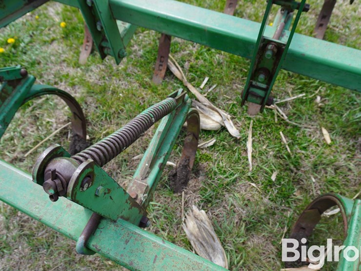 john-deere-12-image-11