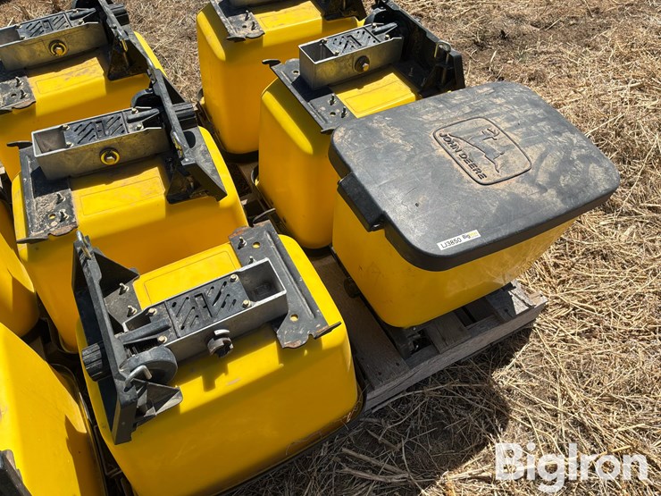john-deere-7300-image-10