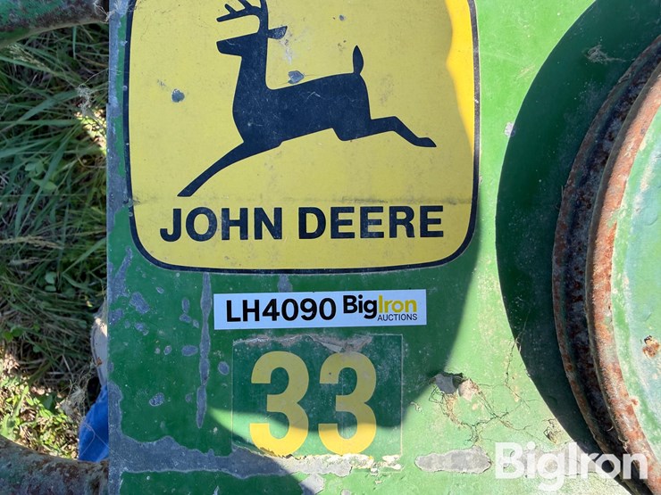 john-deere-33-image-16