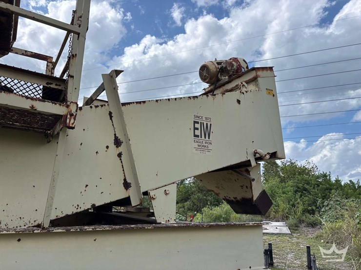 cedarapids-towable-trommel-screener-image-10