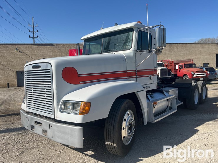 1995-freightliner-fld120-image-1