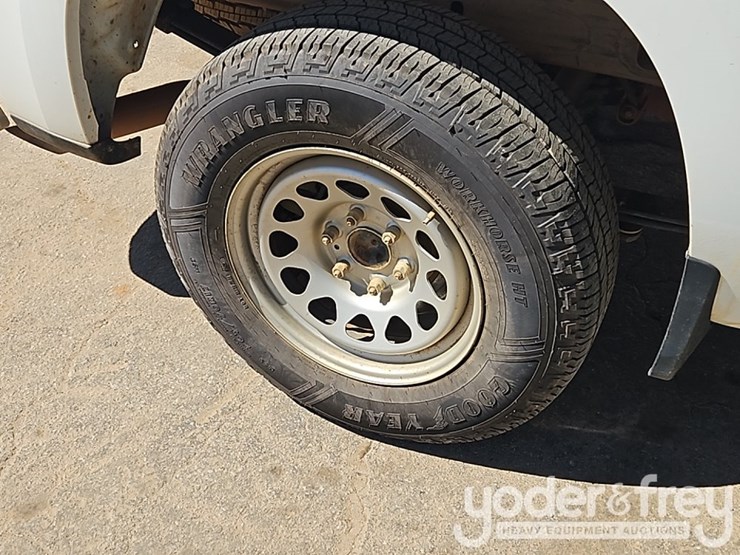 2022-chevrolet-1500-image-9